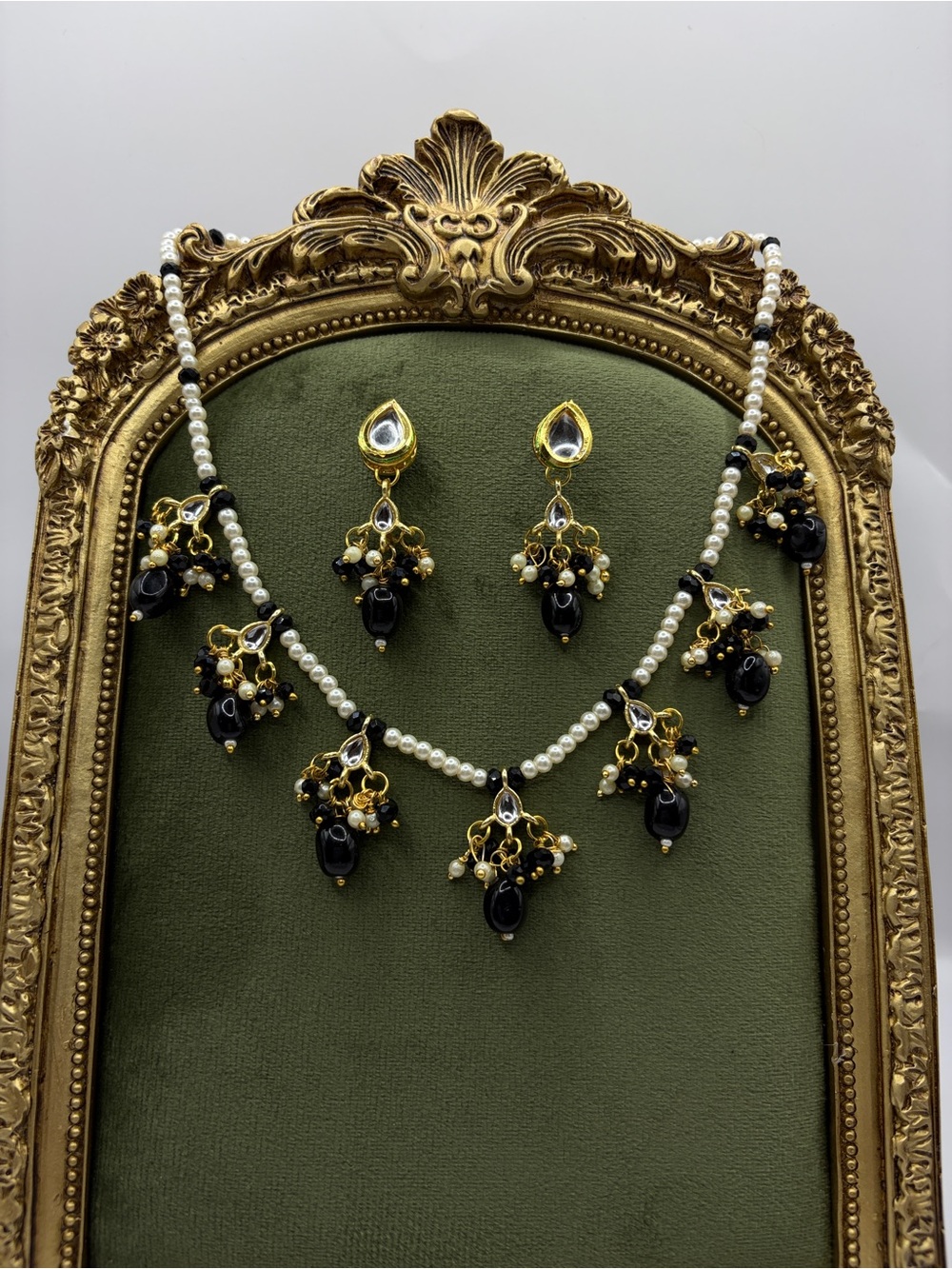 Elegant Black Pearl and Gold Kundan Floral Necklace Set